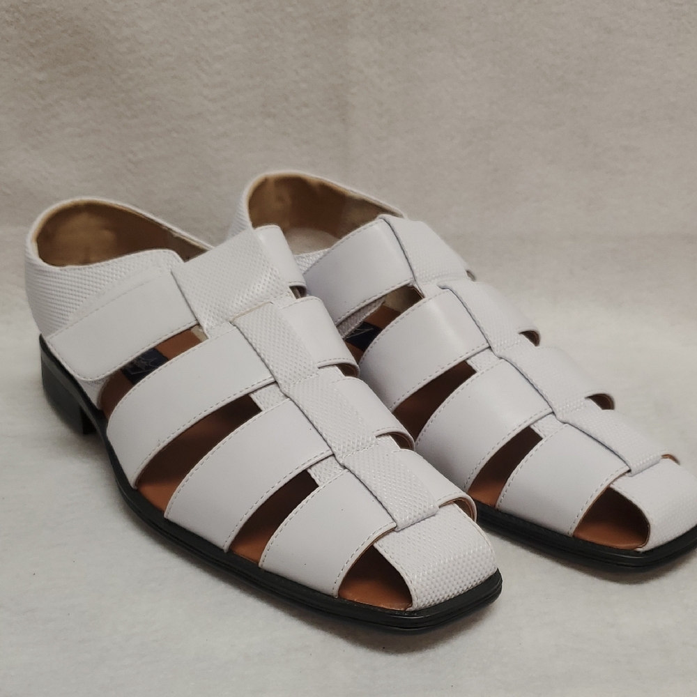 Majestic 10 White Men's Sandals